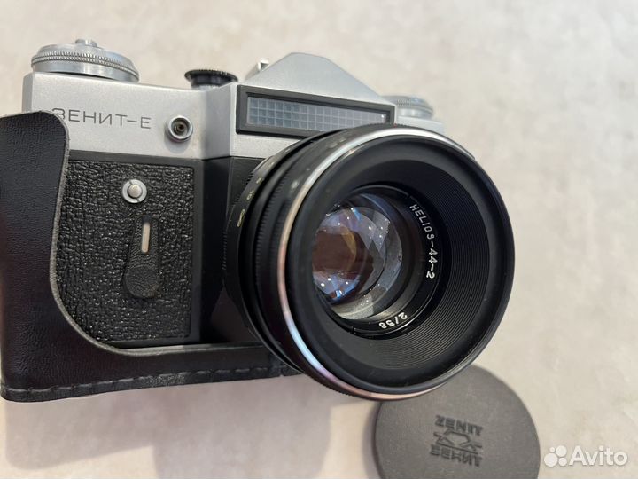 Пленочные фотоаппараты фэд-2 и Зенит Е