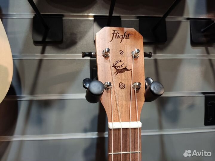 Flight NUB310 - Укулеле
