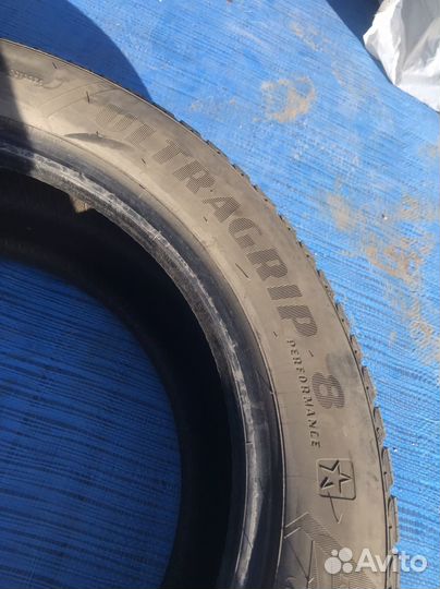 Goodyear UltraGrip Performance 225/55 R17 97H