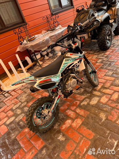 Regulmoto Seven Medalist 150E