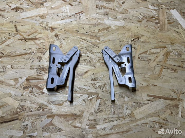 Петля капота Tucson NX4 2021