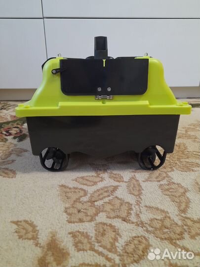 Прикормочный кораблик D 18E с gps на 16 точек