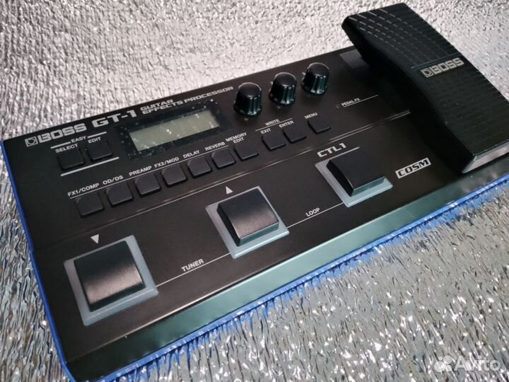 Гитарный процессор эффектов Boss GT-1