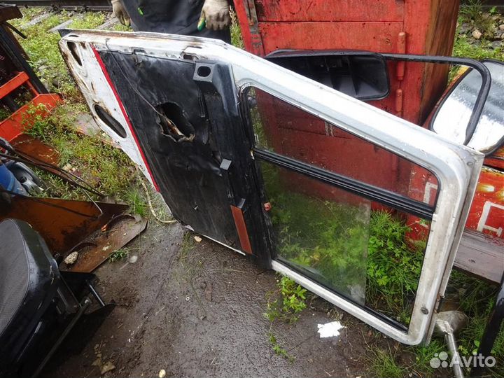 Дверь передняя правая маз 5336