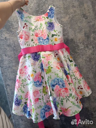 Платье для девочки 134 новое