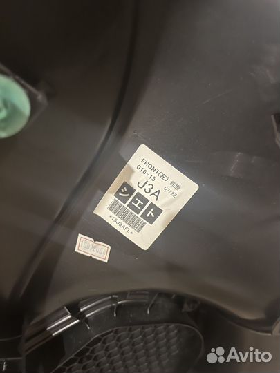 Обшивка двери Honda fit gk3 (левая передняя)