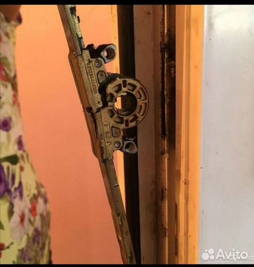 Фурнитура окна/двери основной запор