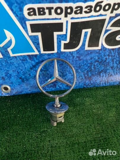 Значок на капот Mercedes-Benz E-Class W211 272.964