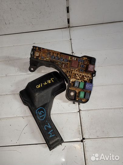 Блок предохранителей toyota verossa JZX110 1JZ-FSE