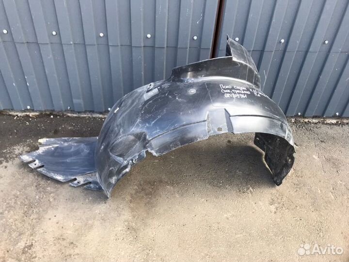 Подкрылок передний левый Volkswagen Polo седан