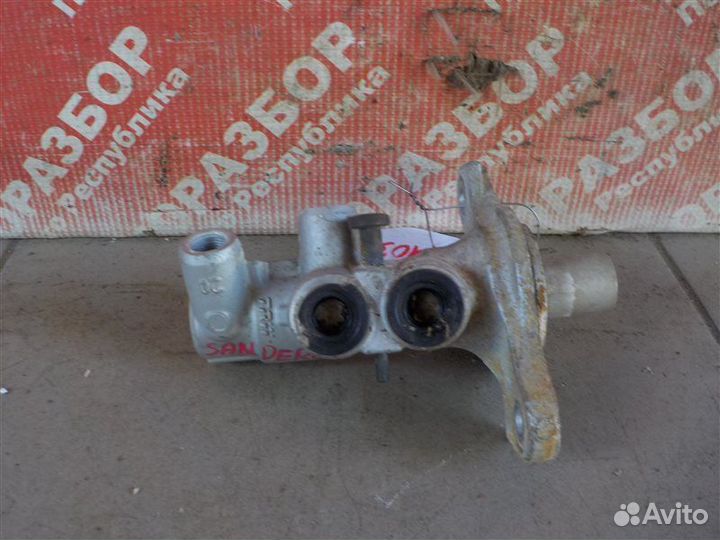 Главный тормозной цилиндр Renault Sandero 2 2018