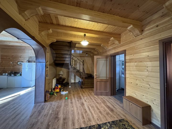 Дом 180 м² на участке 12 сот.