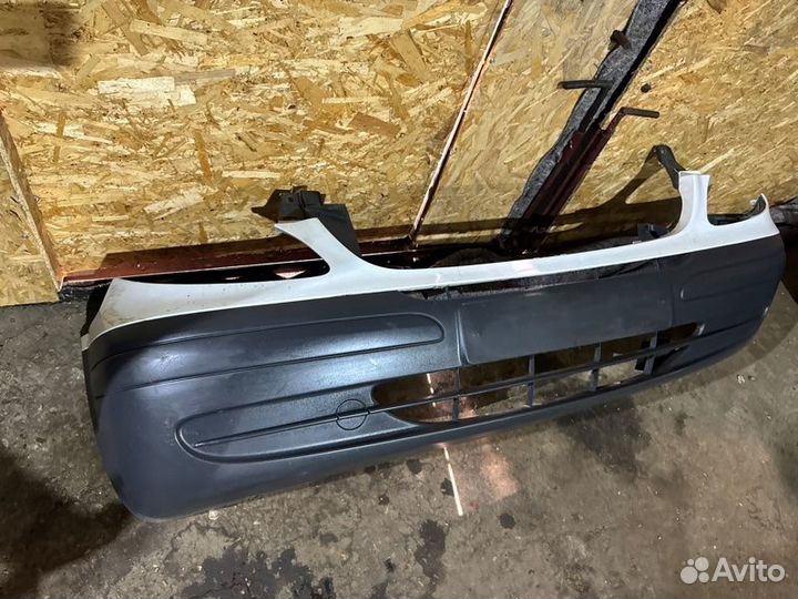 Бампер передний Mercedes Vito 639 2.2 CDI 2010