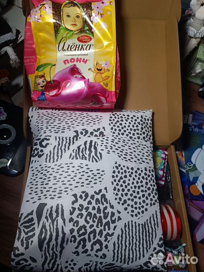 Мерч MTC, геншин и сладости