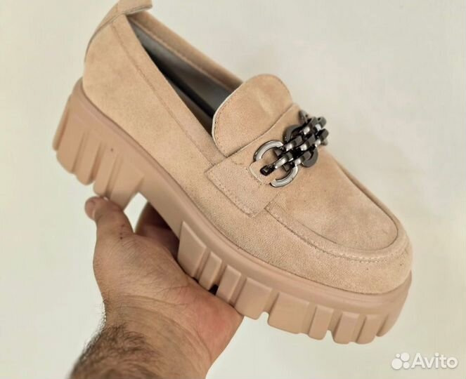 Лоферы женские бежевые