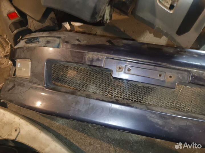 Бампер передний Mitsubishi Space Wagon 1998-2004