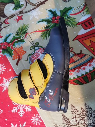 Лыжные ботинки 34 размер marax