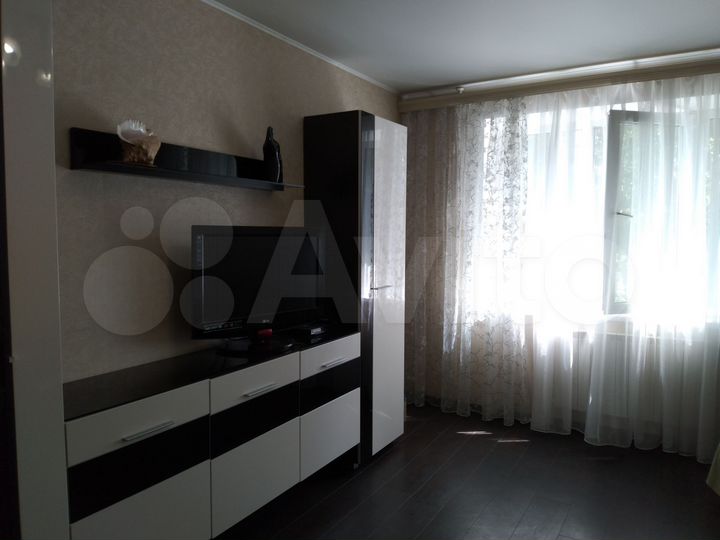 2-к. квартира, 52 м², 6/9 эт.