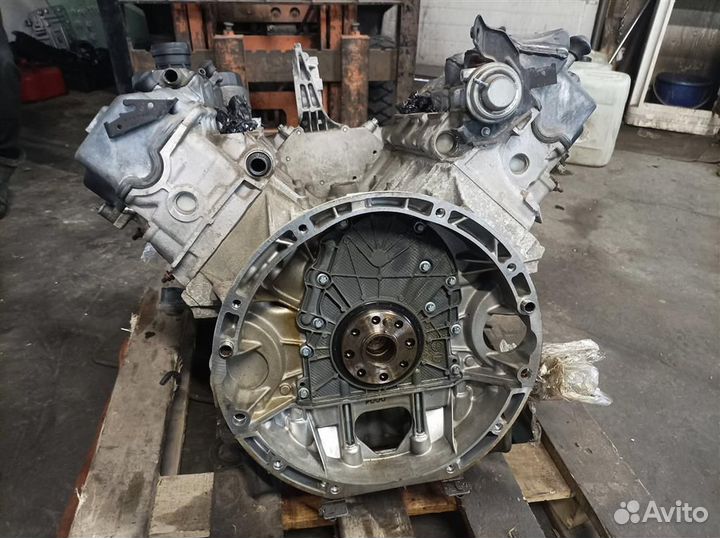 Кронштейн двигателя левый Mercedes Benz W211 E-Kl