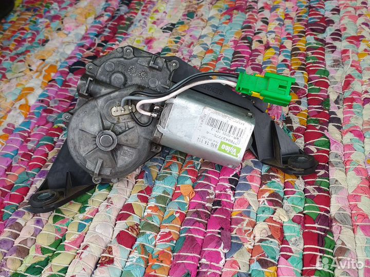 Моторчик дворника багажника