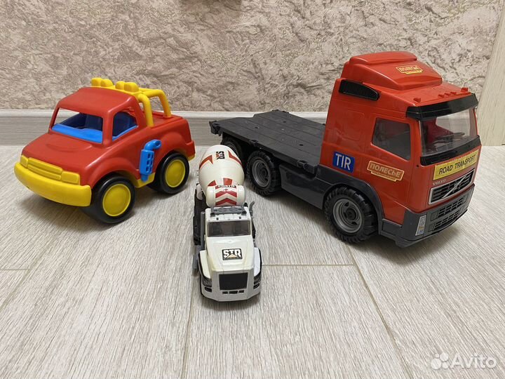 Игрушки большие. Техника Машины