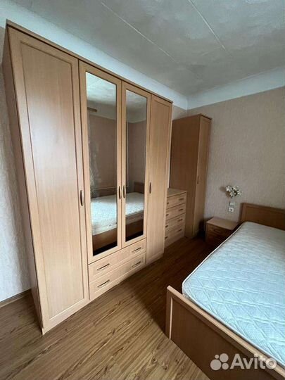 Продам спальный гарнитур