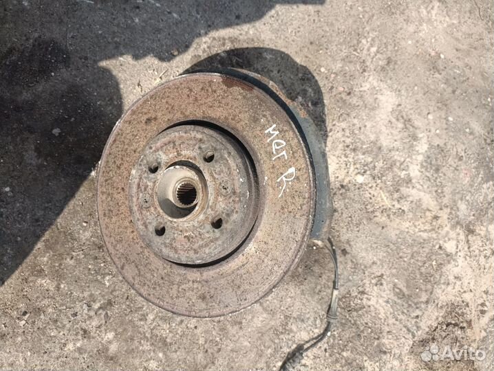 Правый поворотный кулак Renault Megane 2