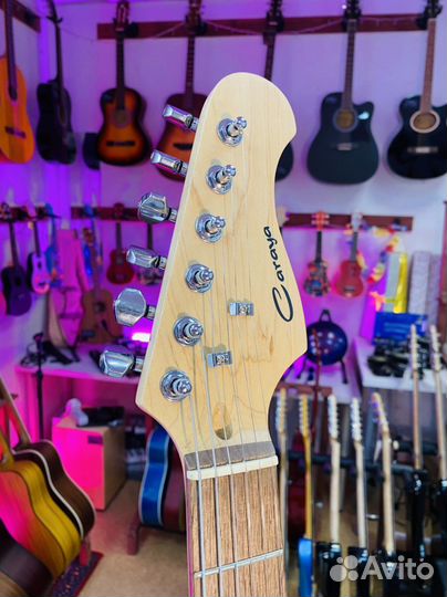 Электрогитара Caraya Новая