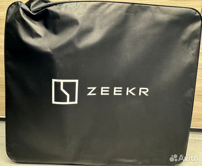 Оригинальгые коврики Zeekr 001 зима-лето