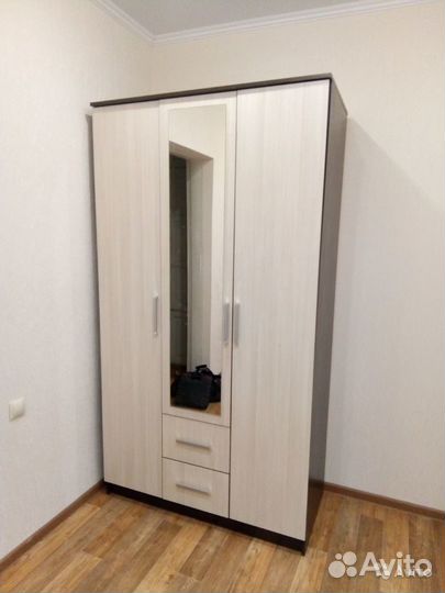 Шкаф