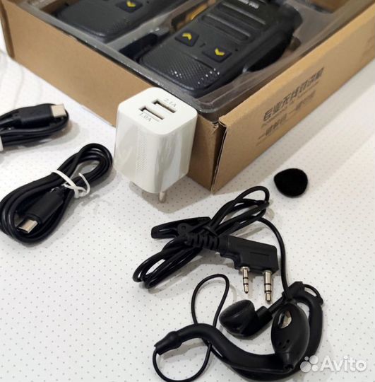 Рация радиостанция с гарнитурой и наушником