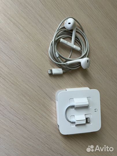 Наушники Apple EarPods (Lightning) оригинал