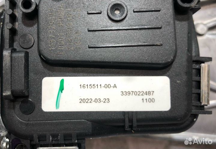 Трапеция стеклоочистителя Tesla Model X рест. 2022