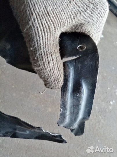 Подкрылок (локер ) передний левый Lexus Rx300 1