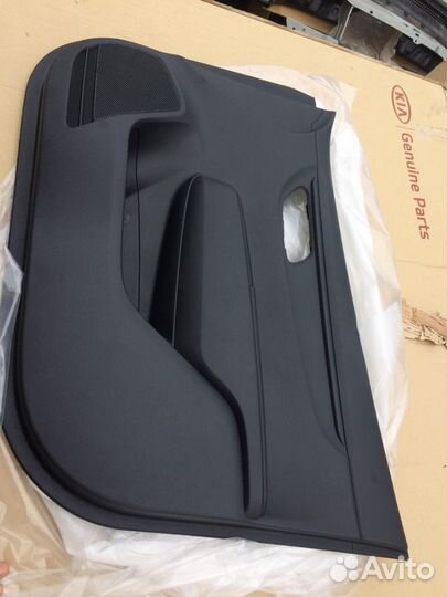 Обшивка передней правой двери kia rio 4