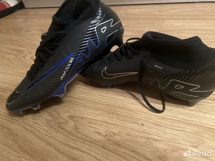 Футбольные бутсы nike