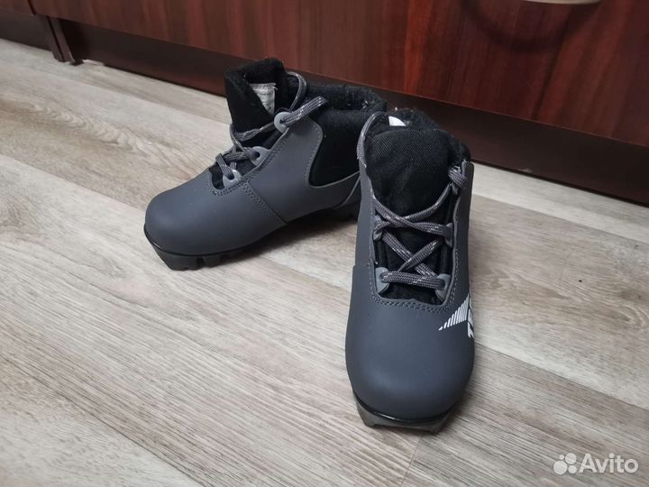 Лыжные ботинки детские 31 размер