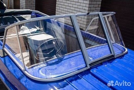 Ветровое стекло на катер