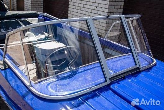 Ветровое стекло на катер