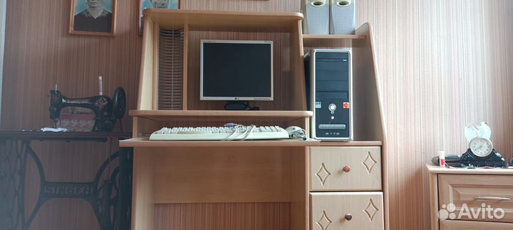 Компьютерный стол