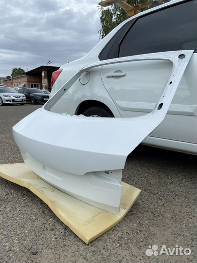 Продается крышка багажника Skoda Rapid