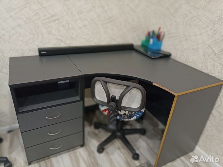 Рабочий стол для школьника бу