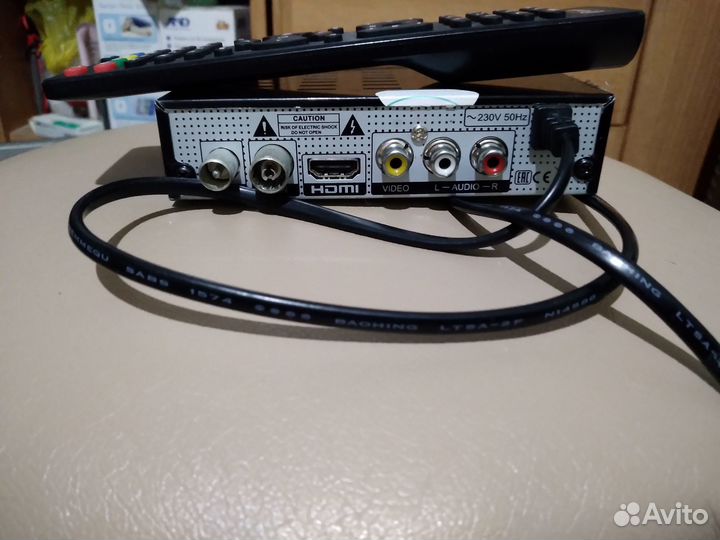 Цифровая тв приставка dcolor DC1301HD