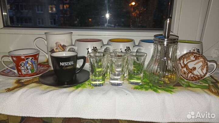 Кружки, стопки, сахарница