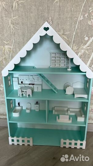 Кукольный домик с мебелью