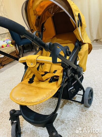 Прогулочная коляска с перекидной ручкой