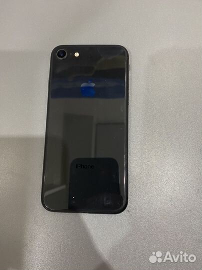 iPhone 8, 64 ГБ