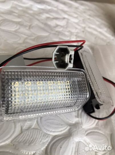 Подсветка LED для передних дверей toyota