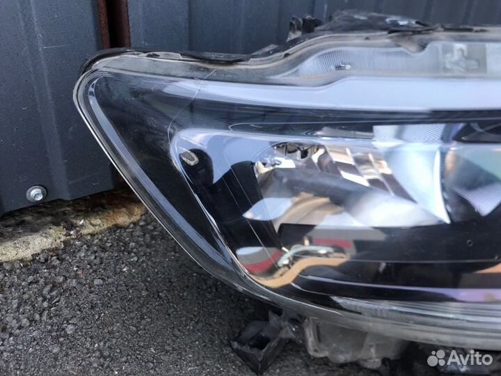 Фара галогеновая передняя правая Nissan X-Trail