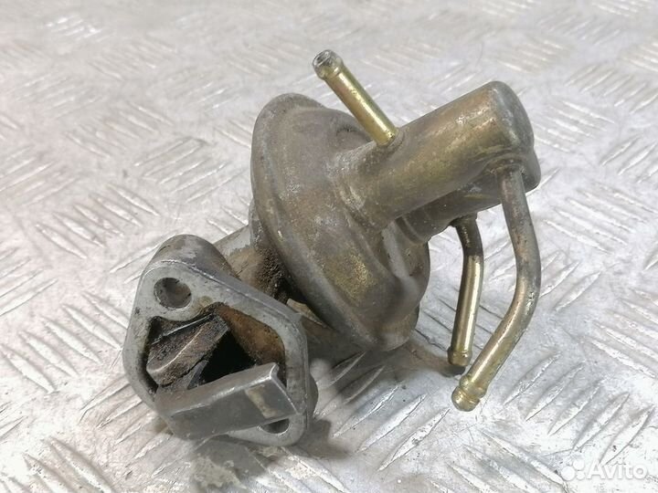 Насос топливный механический Nissan Avenir 1995